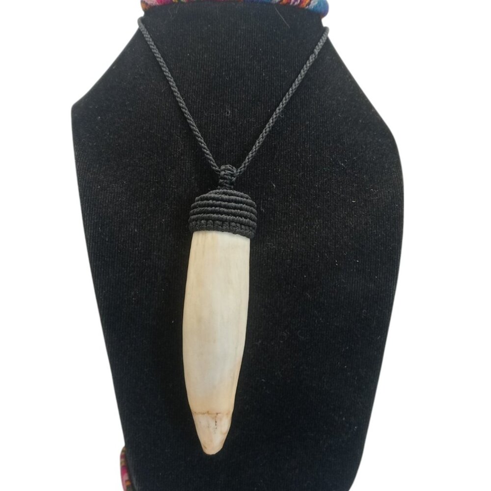 Unisex Macramé Wolf Tooth Necklace – Symbol of Strength Courage